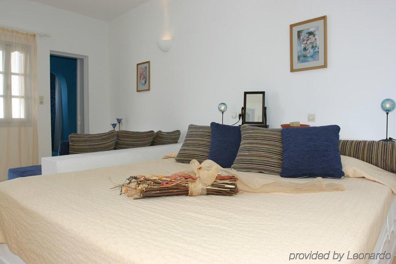 Tzekos Villas Фира Екстериор снимка